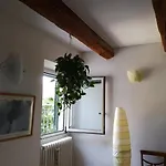 La Rondine شقة بيزارو