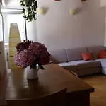 La Rondine شقة *