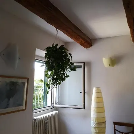 La Rondine Апартаменты Пезаро