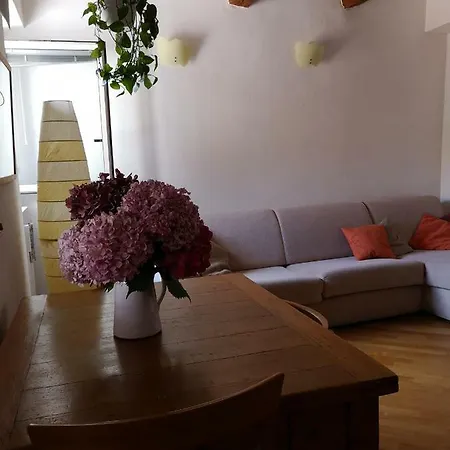 La Rondine Апартаменты *